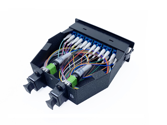 شراء 8 ألياف MPO كاسيت وحدة G657A2 LSZH OM3 10G كبل متعدد الأوضاع لمركز البيانات التصنيع عبر الإنترنت
