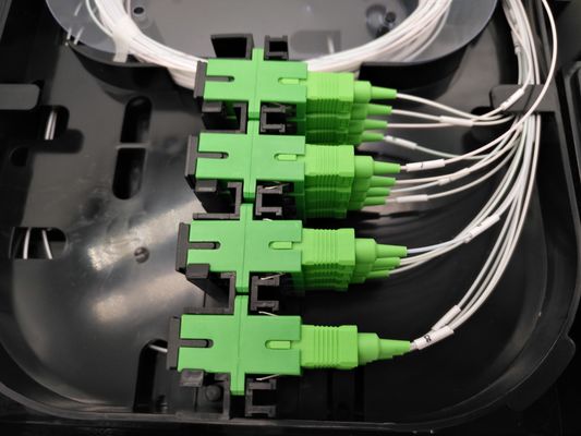 شراء FTTH IP65 16 منافذ 2pcs 1x8 ألياف ضوئية مربع القسمة الجوية القطب الجدار تركيب الأسود التصنيع عبر الإنترنت